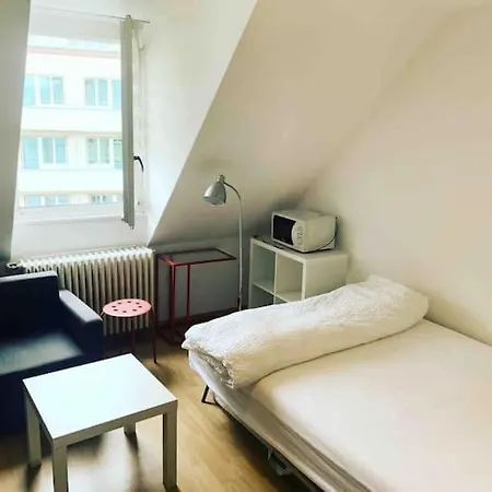 Studio, Hb Station Leon Zurich